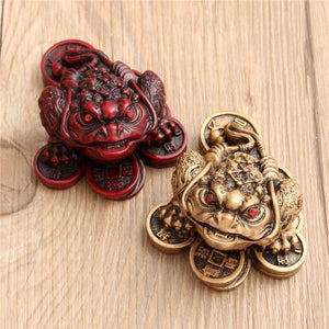 Feng Shui Three Legged Money Frog - Fortune Toad - Home/Office Luck Ornament - Save 70% - 6 Lynx - Boho Accessories